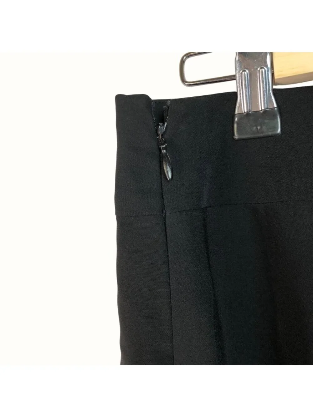 Ann Taylor Loft Black Embroidered Skirt White Geometric Texture Hem Size 8